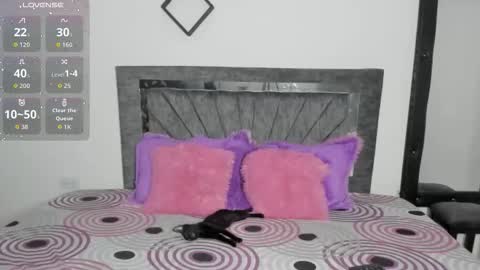 laurasofia01 online show from October 2, 2:54 am