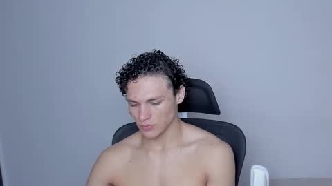 Laureent online show from November 17, 1:08 am