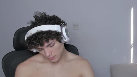 Laureent online show from October 22, 6:31 pm