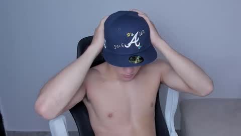 Laureent online show from November 30, 9:33 pm