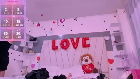 Snapshot of laurem_paulette chatting on March 2, 12:43 pm Laurem online show from March 2, 12:43 pm