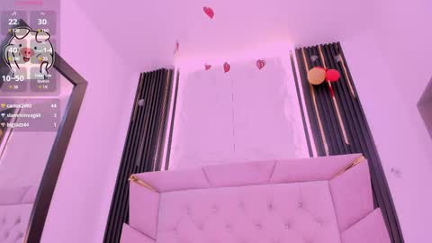 Snapshot of laurem_paulette chatting on March 1, 7:37 pm Laurem online show from March 1, 7:37 pm