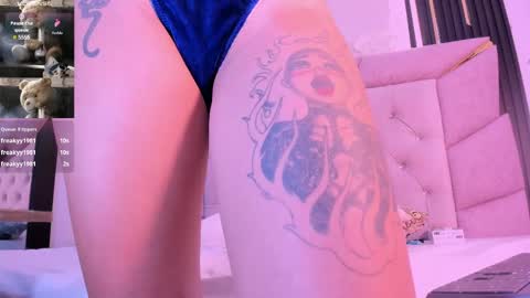 Snapshot of laurem_paulette chatting on March 4, 10:38 pm Laurem online show from March 4, 10:38 pm