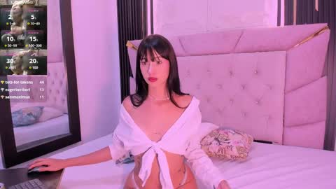 Snapshot of laurem_paulette chatting on March 4, 7:32 pm Laurem online show from March 4, 7:32 pm