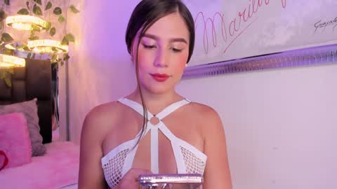 Lauren Blonde online show from January 27, 2:57 pm