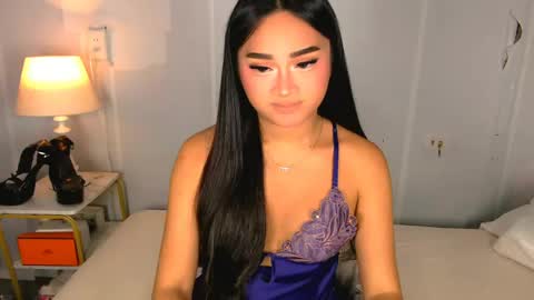 chloe3 online show from June 7, 6:35 pm