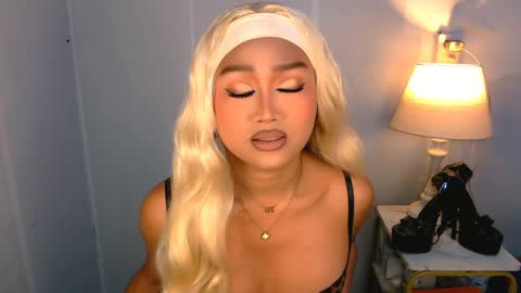 chloe3 online show from May 27, 9:50 am
