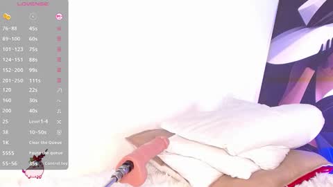 Lauren Gill online show from October 13, 9:39 pm