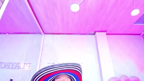 Lauren Hu online show from September 26, 6:32 am