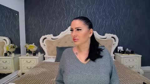 Snapshot of laurenjenssen chatting on February 13, 9:09 am Laura online show from February 13, 9:09 am