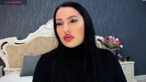 Snapshot of laurenjenssen chatting on March 4, 9:40 am Laura online show from March 4, 9:40 am