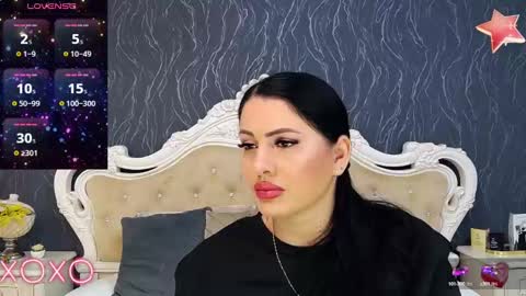 Snapshot of laurenjenssen chatting on February 5, 8:32 am Laura online show from February 5, 8:32 am