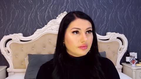 Laura online show from November 23, 9:51 am