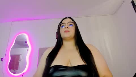 Snapshot of laurenlaine99 chatting on February 2, 6:10 pm laurenlaine online show from February 2, 6:10 pm