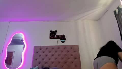 Snapshot of laurenlaine99 chatting on January 16, 6:06 pm laurenlaine online show from January 16, 6:06 pm
