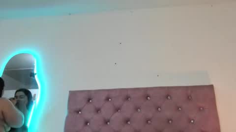 laurenlaine online show from February 18, 11:04 pm