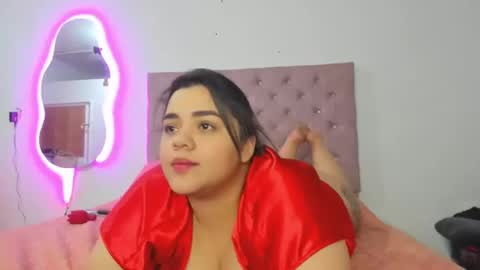 Snapshot of laurenlaine99 chatting on March 4, 3:33 am laurenlaine online show from March 4, 3:33 am