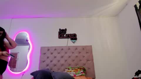 Snapshot of laurenlaine99 chatting on January 17, 6:33 pm laurenlaine online show from January 17, 6:33 pm