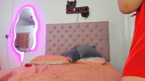 Snapshot of laurenlaine99 chatting on March 2, 3:59 pm laurenlaine online show from March 2, 3:59 pm