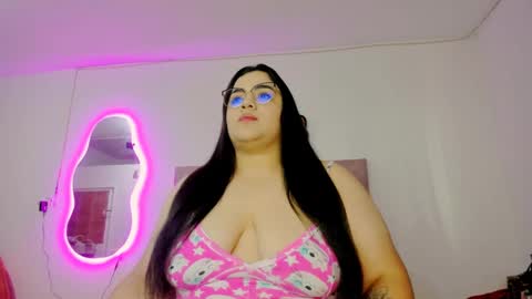 Snapshot of laurenlaine99 chatting on February 10, 8:21 pm laurenlaine online show from February 10, 8:21 pm