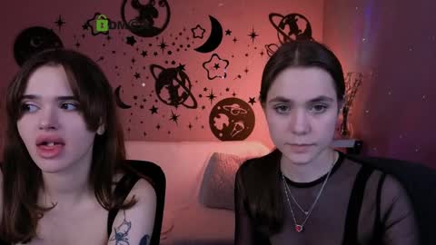 Laure online show from April 4, 1:07 pm