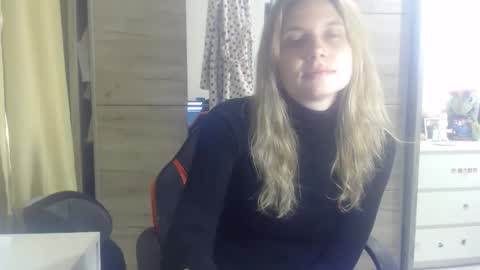 laurenmy online show from October 12, 9:35 am