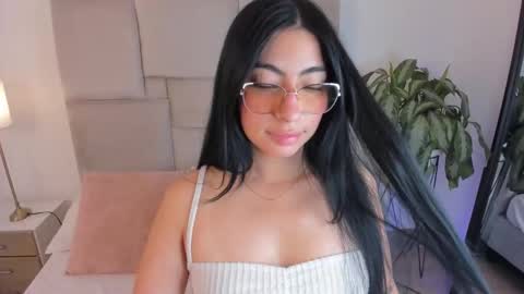 laurenn_smitth online show from September 22, 12:53 pm