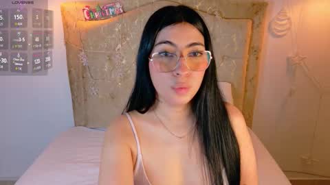 laurenn_smitth online show from December 17, 12:45 pm