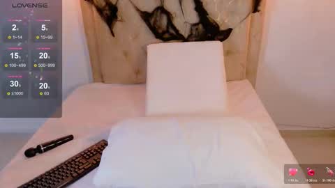 laurenn_smitth online show from October 28, 1:12 pm