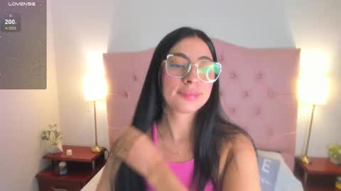 laurenn_smitth online show from February 21, 12:39 pm