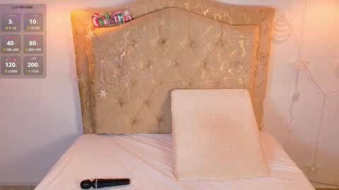 laurenn_smitth online show from December 14, 12:33 pm