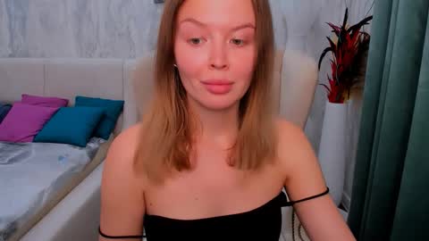 Snapshot of laurennhill chatting on September 15, 12:45 am laurennhill online show from September 15, 12:45 am