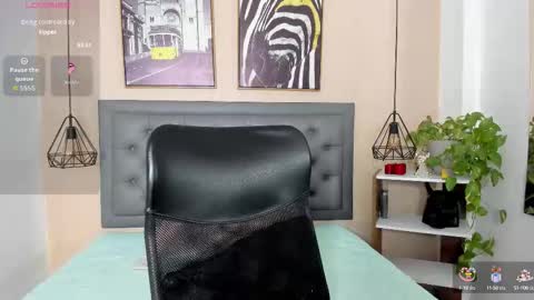 Lauren  online show from November 3, 1:56 pm