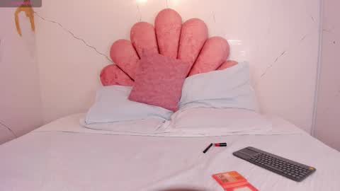 Lauren  online show from February 24, 9:51 pm