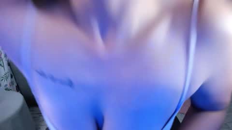 Laura online show from September 24, 11:33 pm