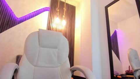 Lau online show from February 10, 3:53 pm