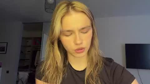 Bella online show from July 21, 8:49 am