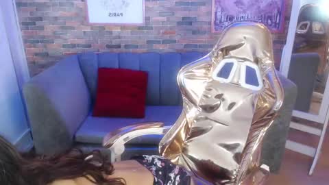 Snapshot of laurita_b chatting on February 10, 7:49 pm Laurita online show from February 10, 7:49 pm