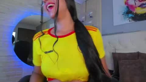 Lauryn online show from July 1, 12:58 pm