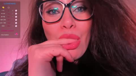 Snapshot of laverna_black chatting on March 4, 6:04 am Laverna online show from March 4, 6:04 am