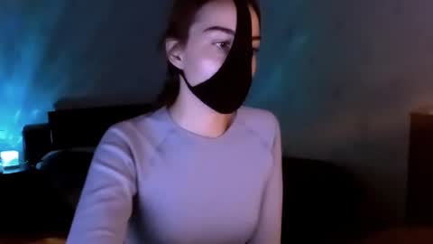 Lavinda online show from November 28, 3:30 pm