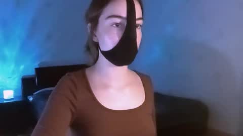 Lavinda online show from February 10, 6:00 pm