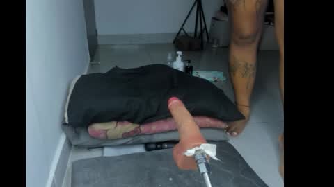 lawrenhills online show from March 16, 11:31 pm