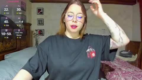 laylaah online show from February 3, 3:04 am