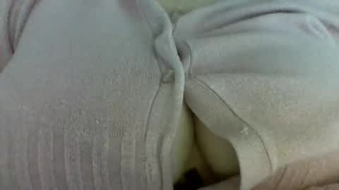 layannalea online show from April 21, 2:51 am