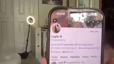 layla online show from September 30, 5:23 pm