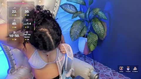 Layla online show from October 29, 12:12 am