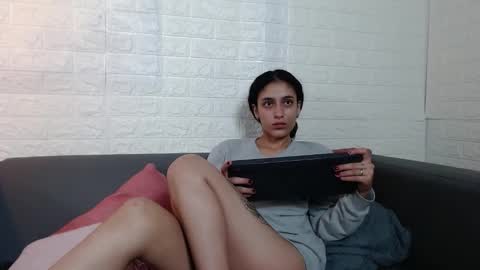 Snapshot of layla_707 chatting on February 22, 1:00 am Layla online show from February 22, 1:00 am