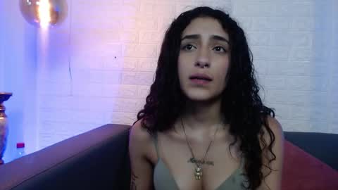 Snapshot of layla_707 chatting on February 18, 2:27 am Layla online show from February 18, 2:27 am