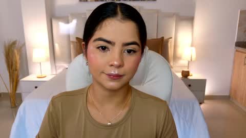 Layla Breezee online show from April 4, 10:11 am